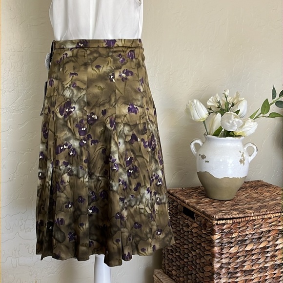 PIAZZA SEMPIONE MILANO NWT OLIVE W/ PURPLE FLOWER SILK SKIRT - Size 44 / US 8 - Picture 3 of 11